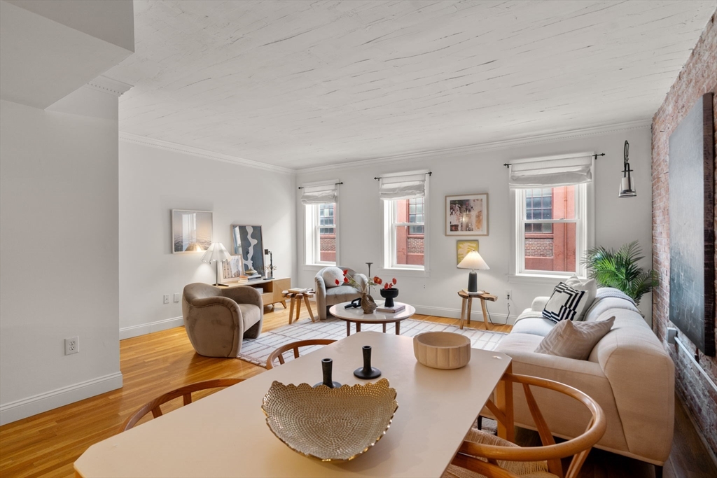 156 Prince St # 11