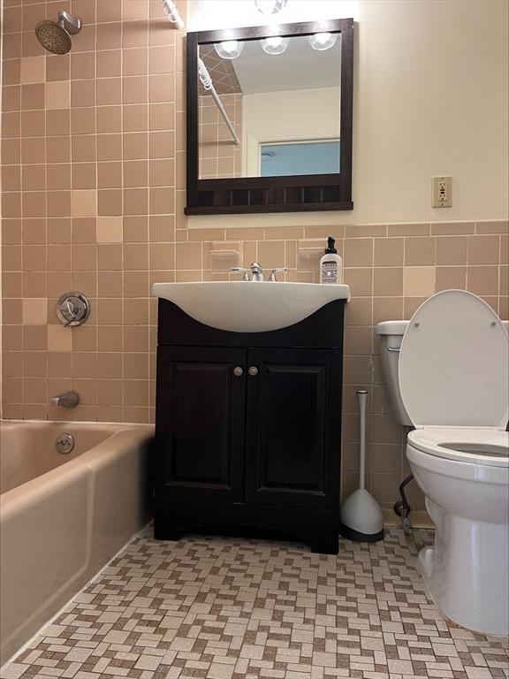 18 Pleasant Street # 3