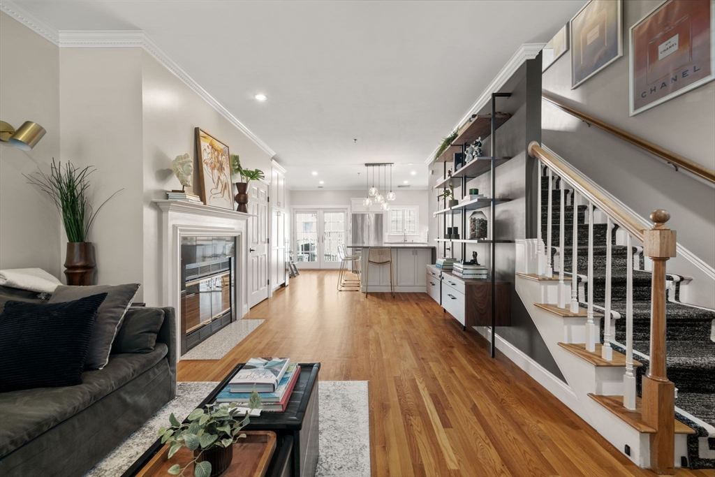98 Warren Street # 98