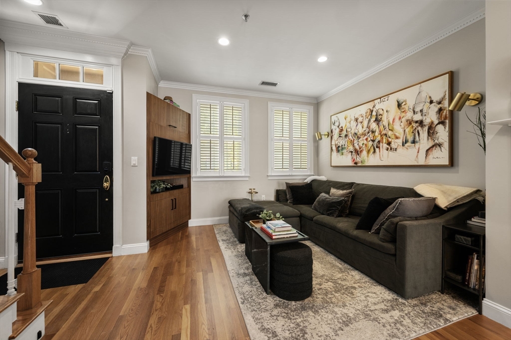 98 Warren Street # 98