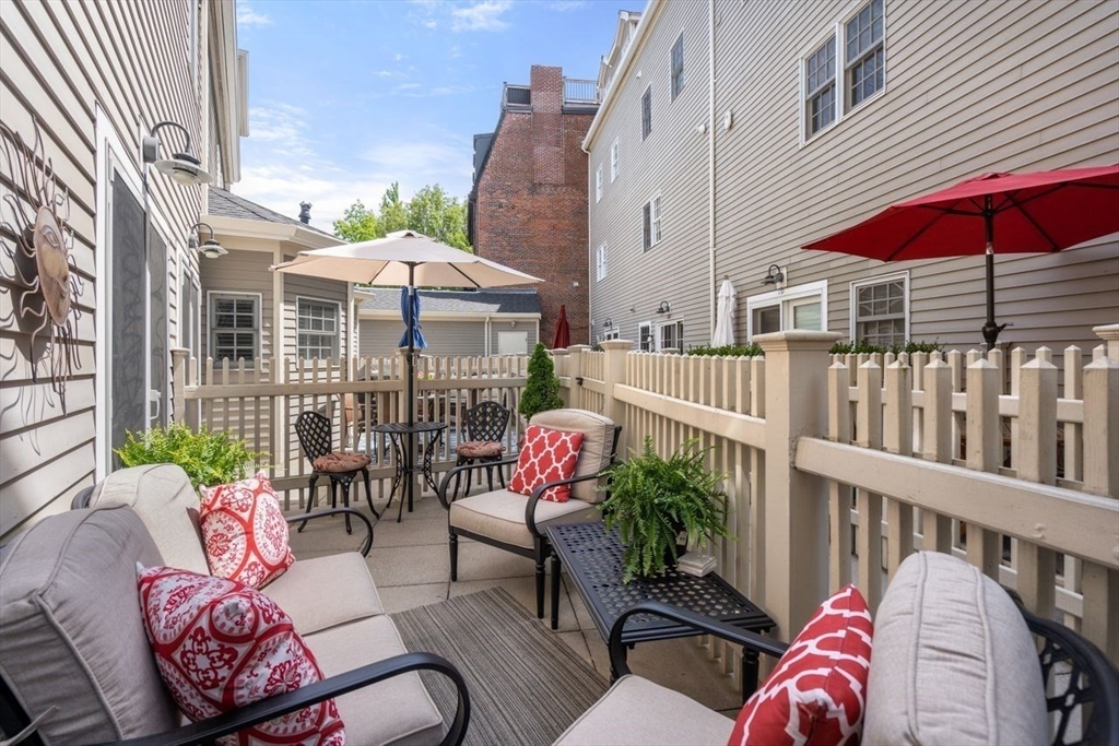 98 Warren Street # 98