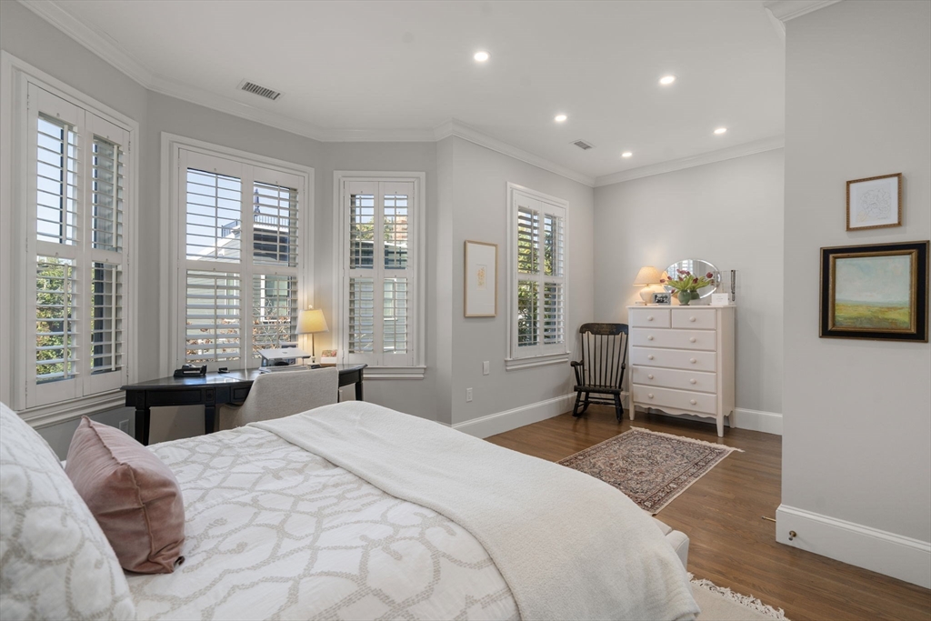 21 Prospect St # 3