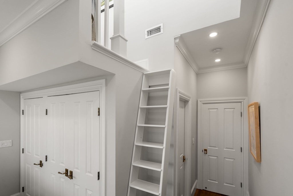 21 Prospect St # 3