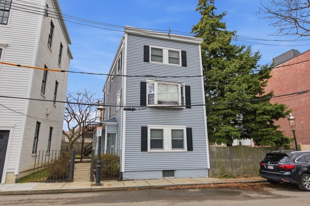 10 Lawrence Street