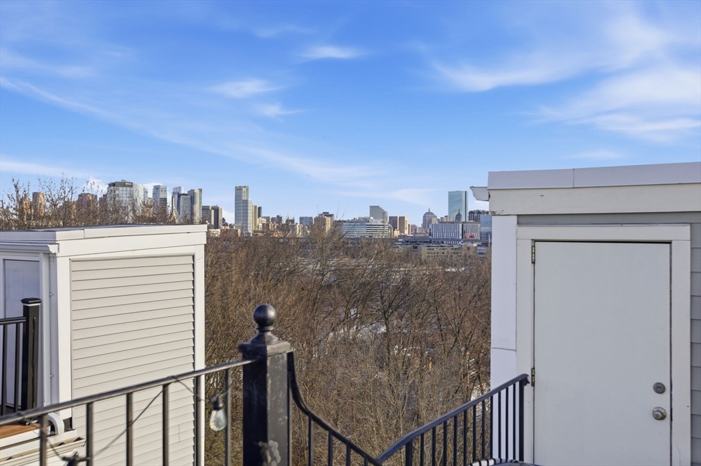 362 Bunker Hill St # 3