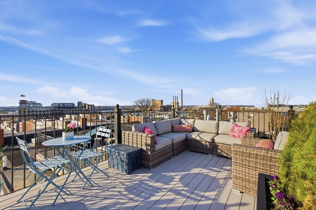 362 Bunker Hill St # 3