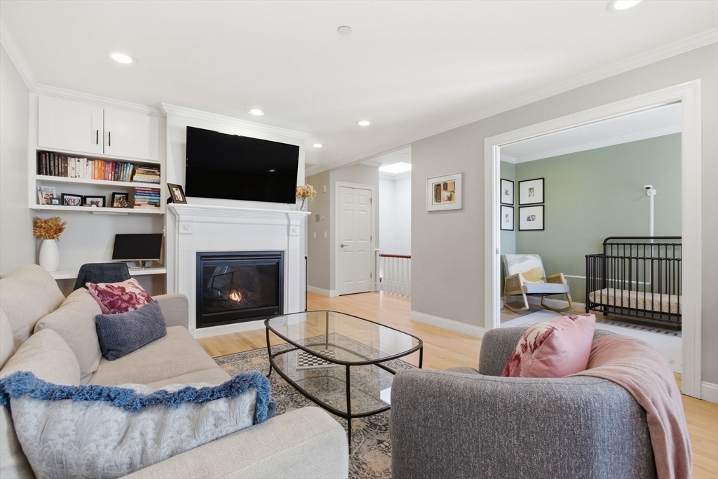 362 Bunker Hill St # 3