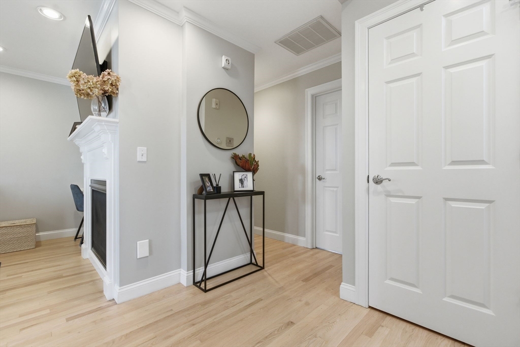 362 Bunker Hill St # 3