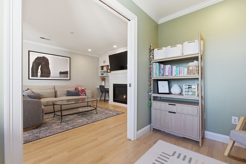 362 Bunker Hill St # 3