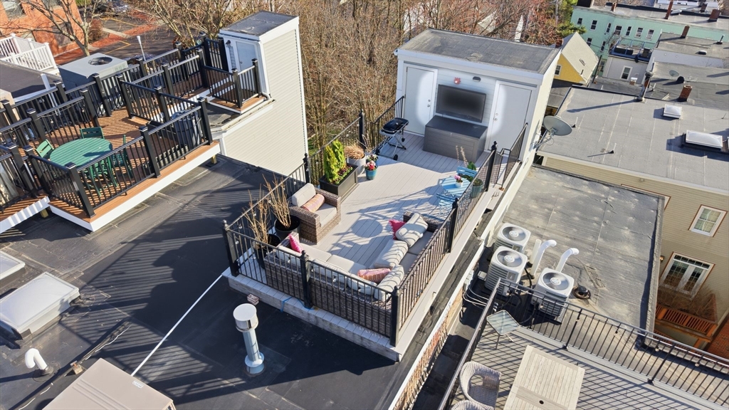 362 Bunker Hill St # 3