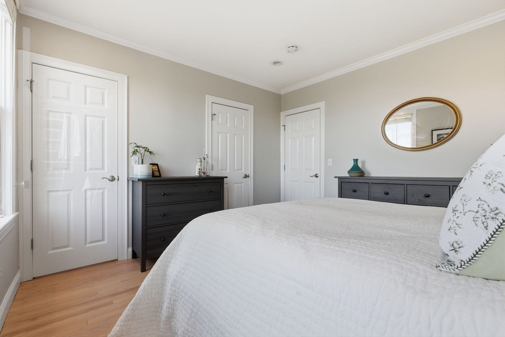 362 Bunker Hill St # 3