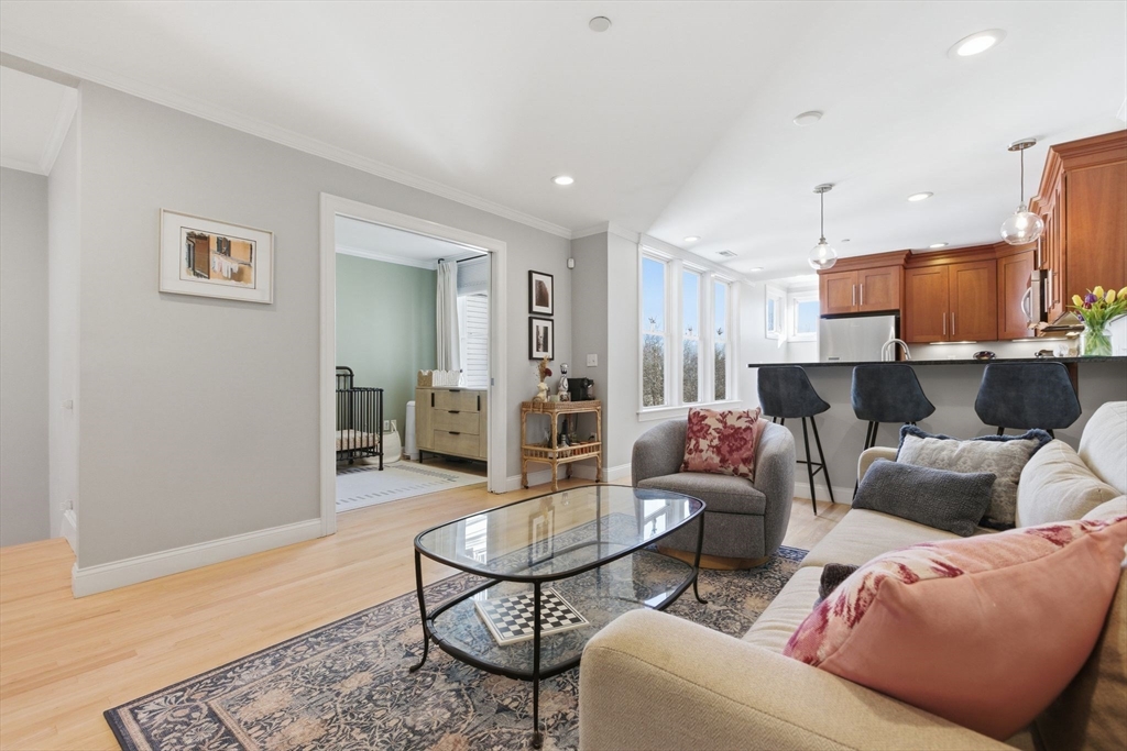 362 Bunker Hill St # 3