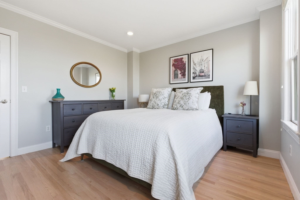 362 Bunker Hill St # 3