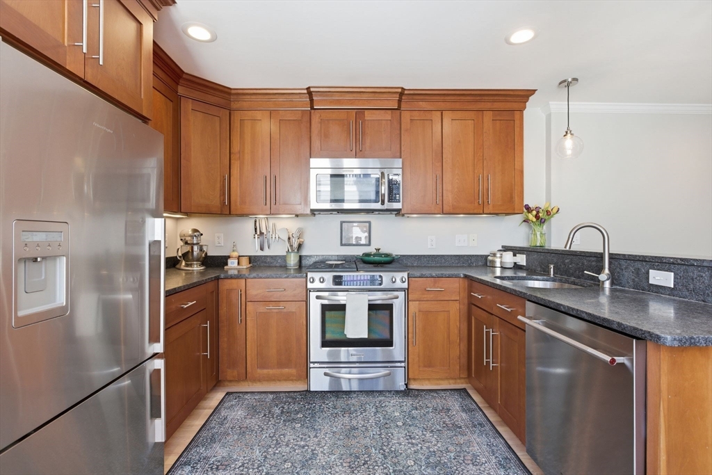 362 Bunker Hill St # 3