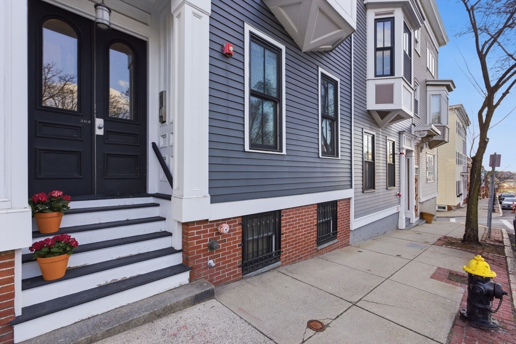 362 Bunker Hill St # 3