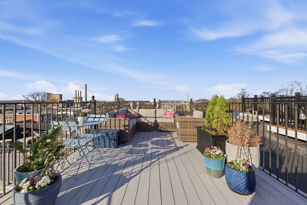 362 Bunker Hill St # 3