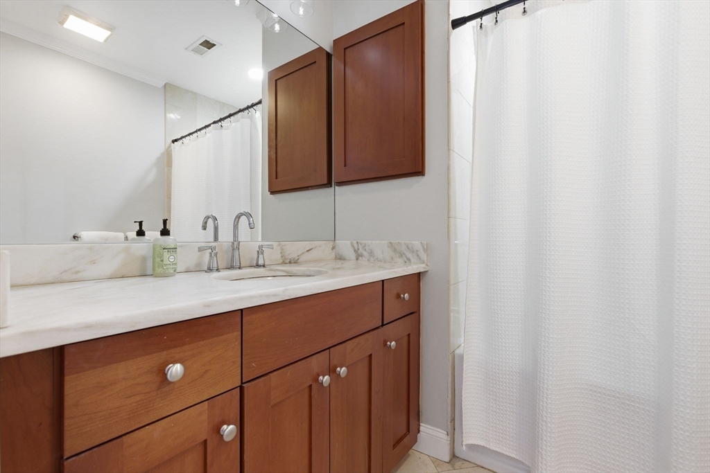 362 Bunker Hill St # 3