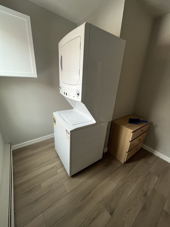 2 1/2 Mount Vernon Street # B