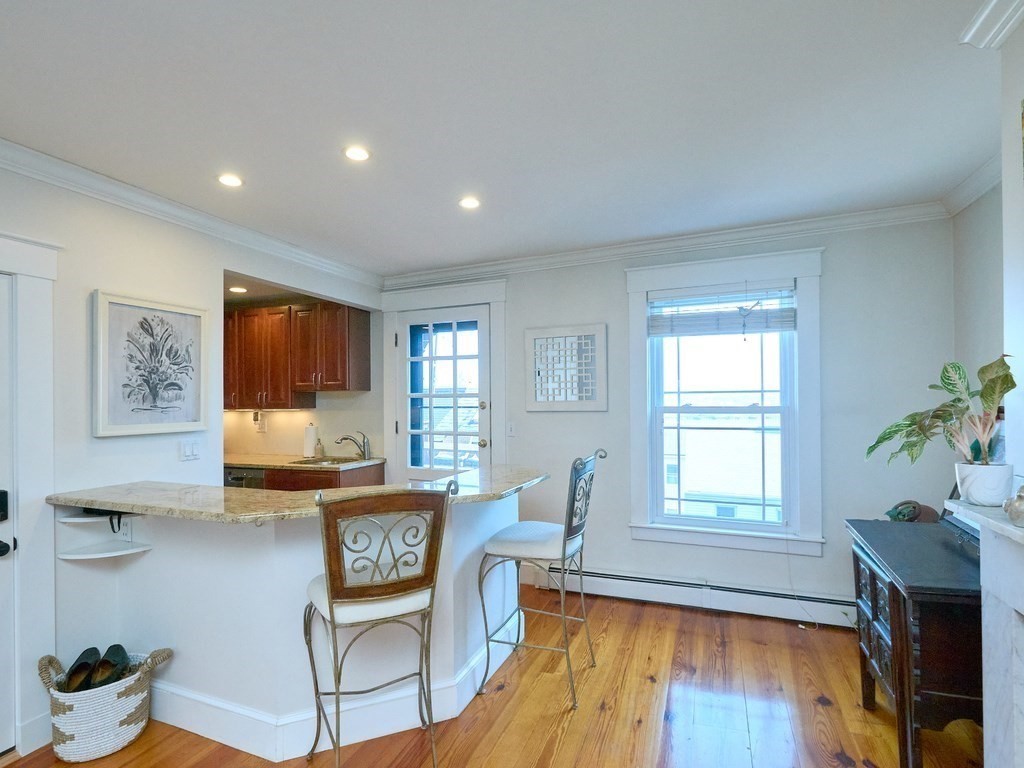 289 Bunker Hill St # 3