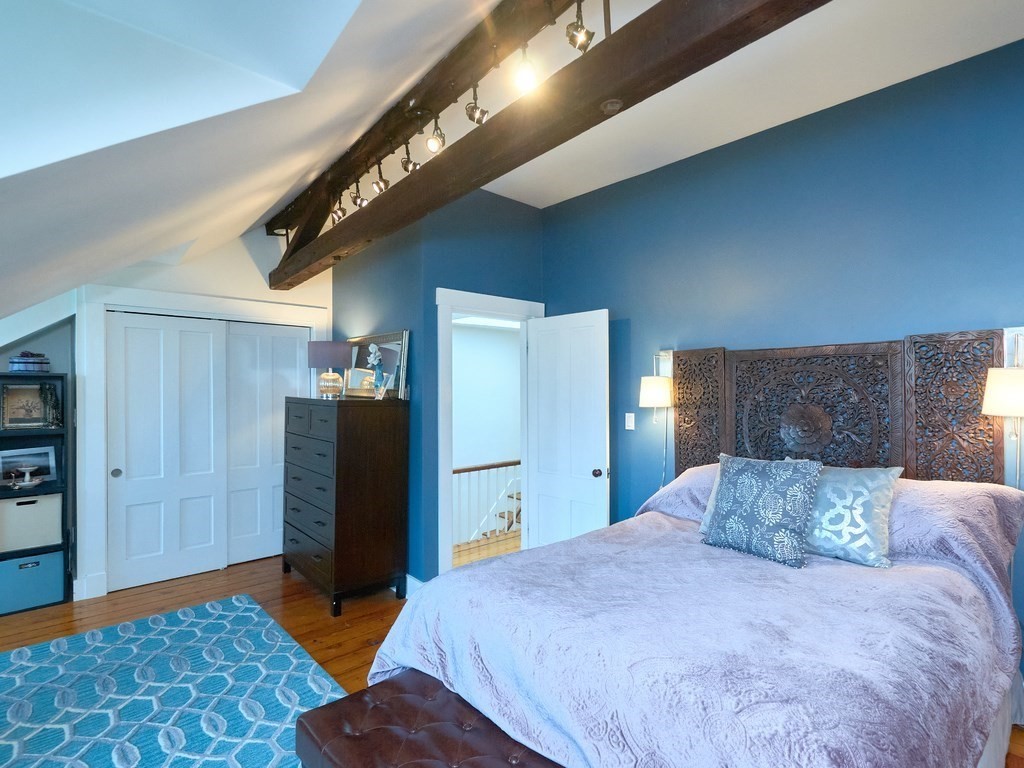 289 Bunker Hill St # 3