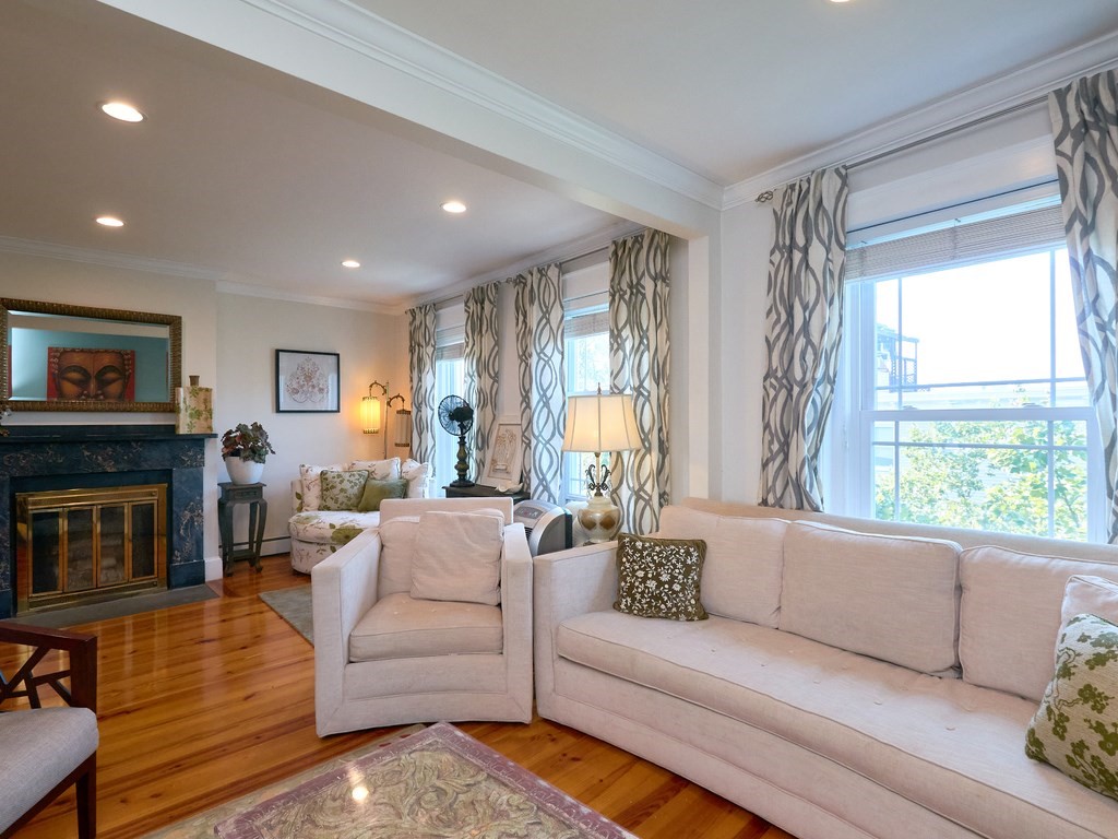 289 Bunker Hill St # 3