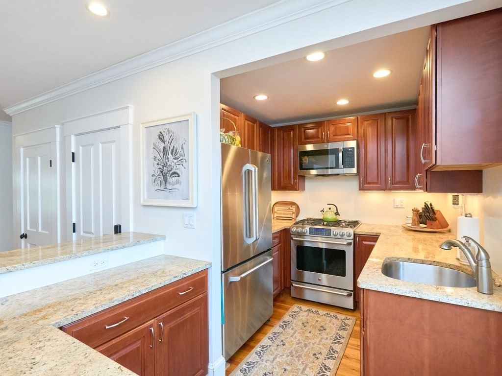 289 Bunker Hill St # 3