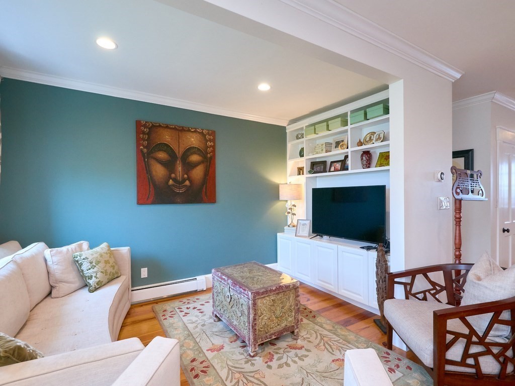 289 Bunker Hill St # 3