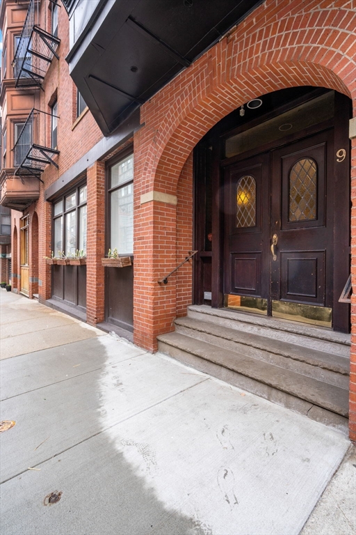 9-15 Battery St # 7