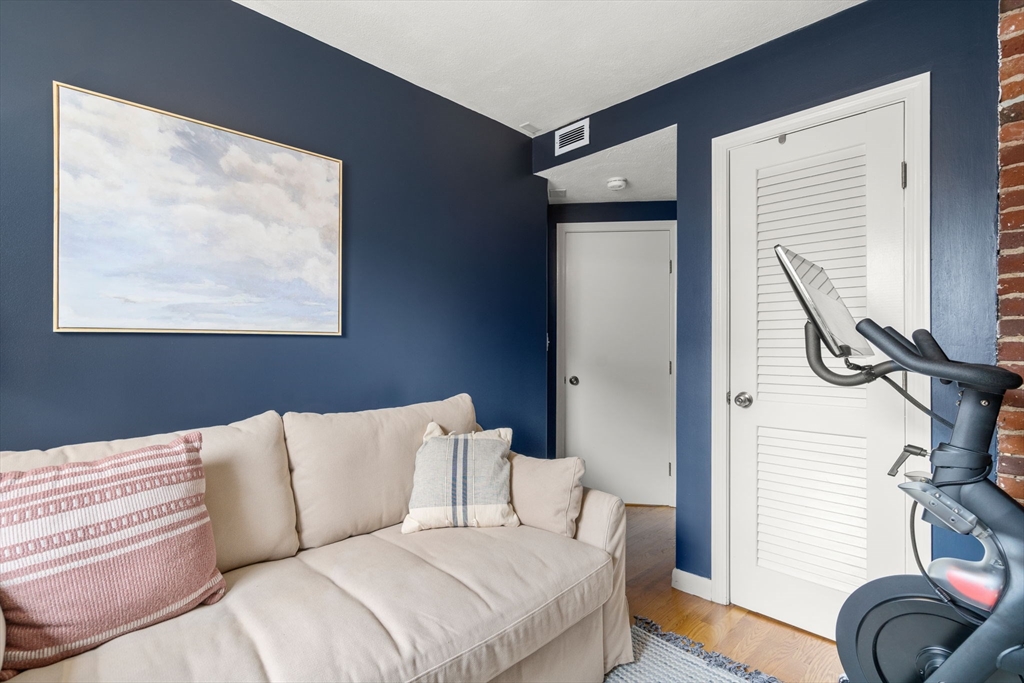 9-15 Battery St # 7
