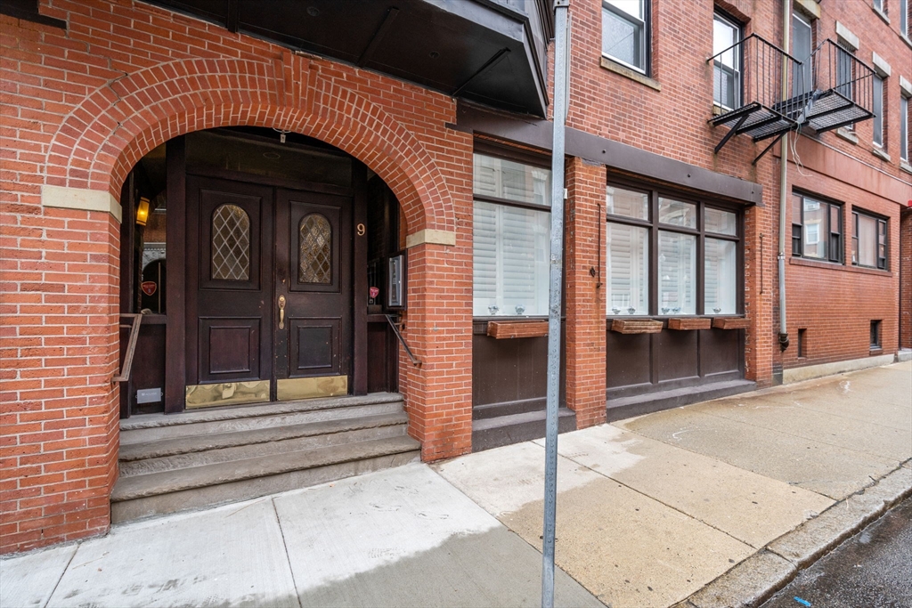 9-15 Battery St # 7