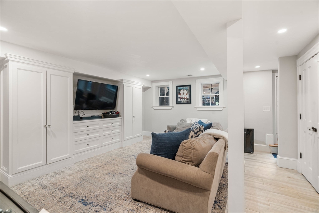 15 Lawnwood Place