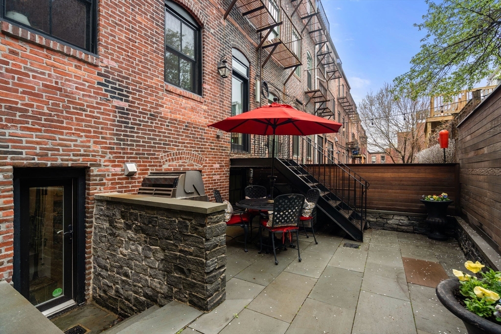 15 Lawnwood Place