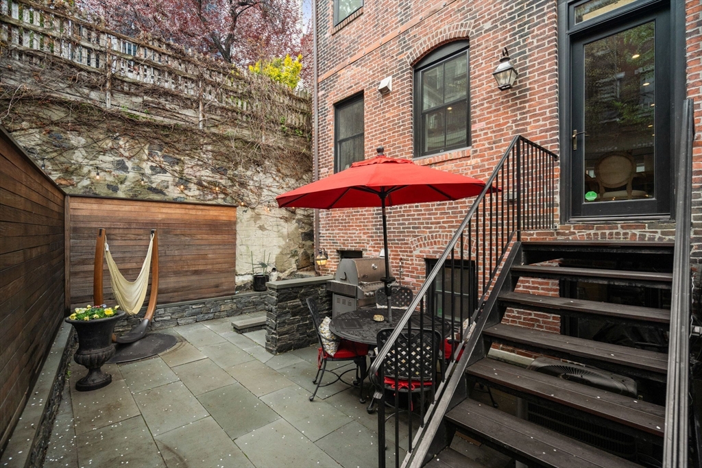 15 Lawnwood Place
