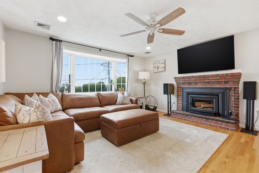 66 Phillips Cir