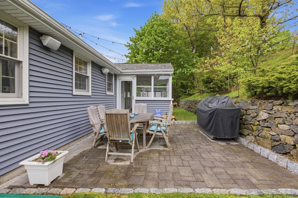 66 Phillips Cir
