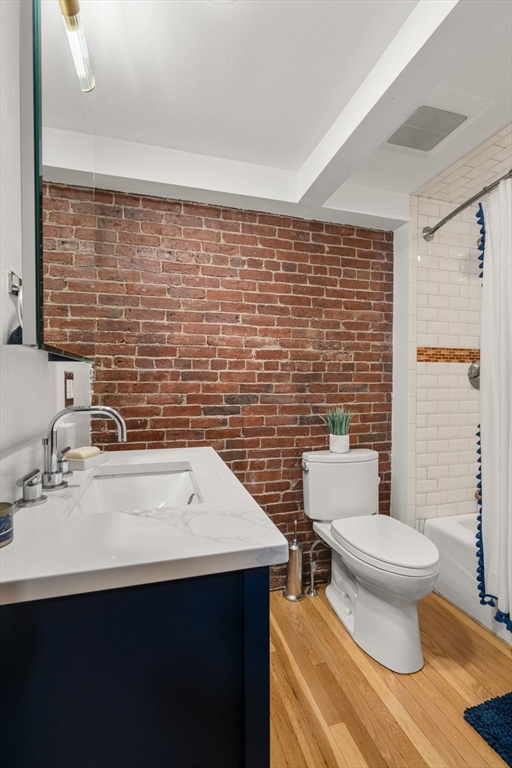 22 Monument Square # 1