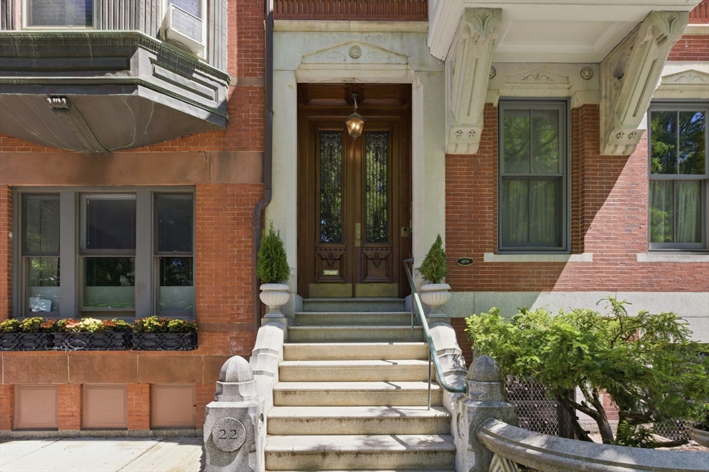 22 Monument Square # 1