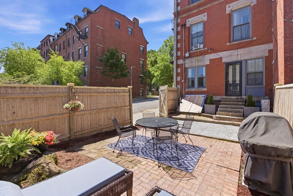 22 Monument Square # 1