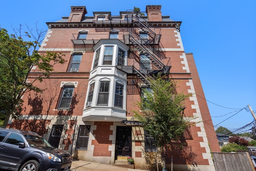 22 Monument Square # 1
