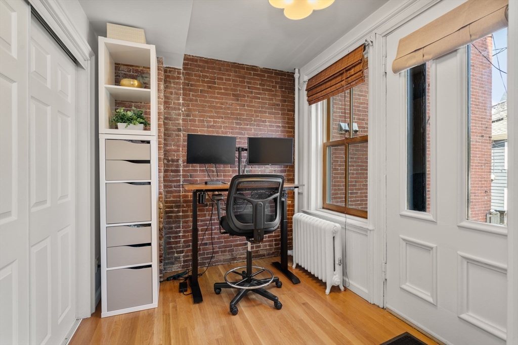 22 Monument Square # 1