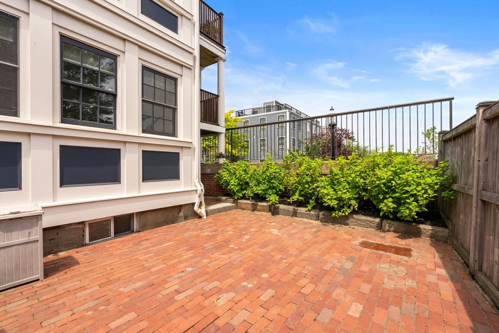 21 Prospect St # 1