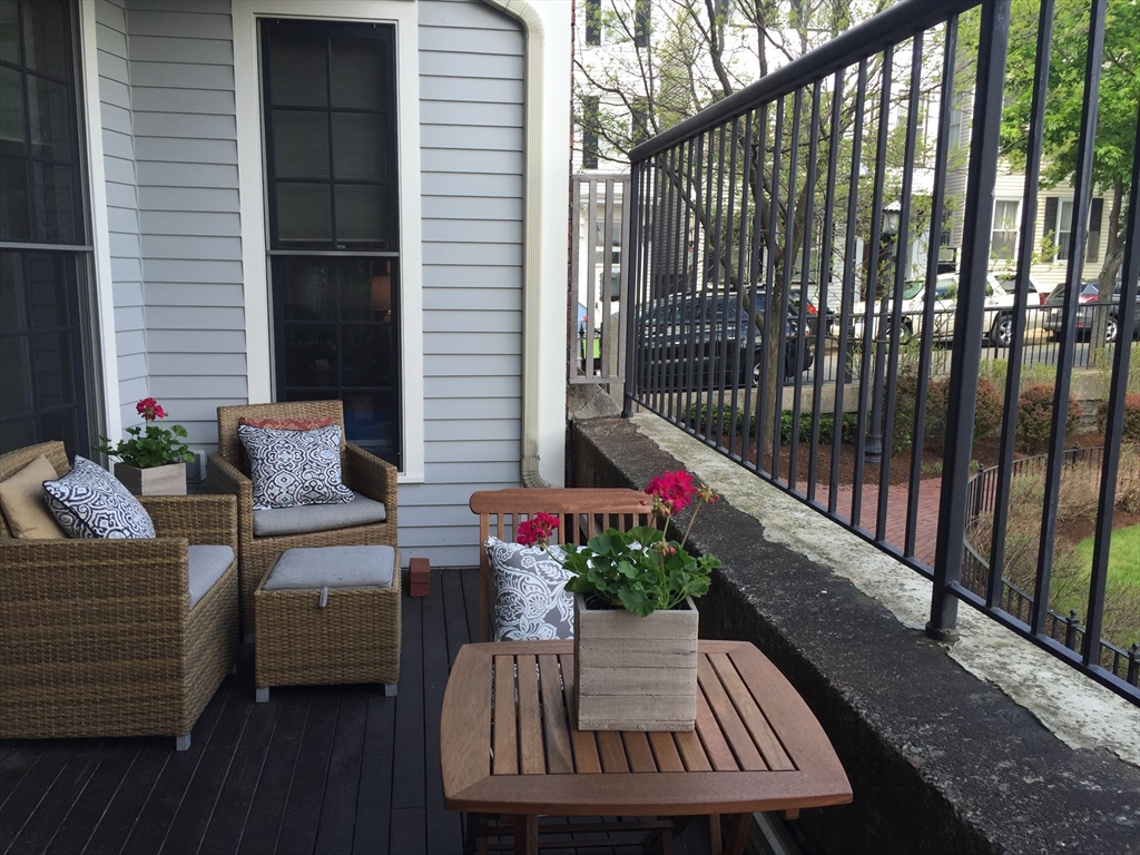 21 Prospect St # 1