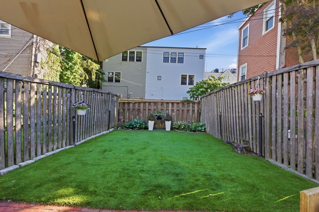 38 Bartlett Street