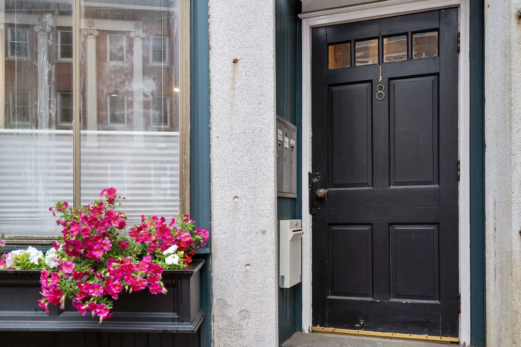 18 Main St # 1