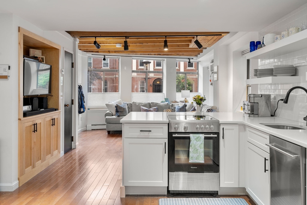 18 Main St # 1