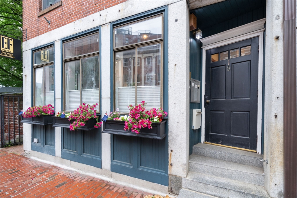 18 Main St # 1