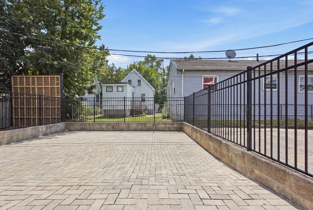 144 Highland Ave # 4