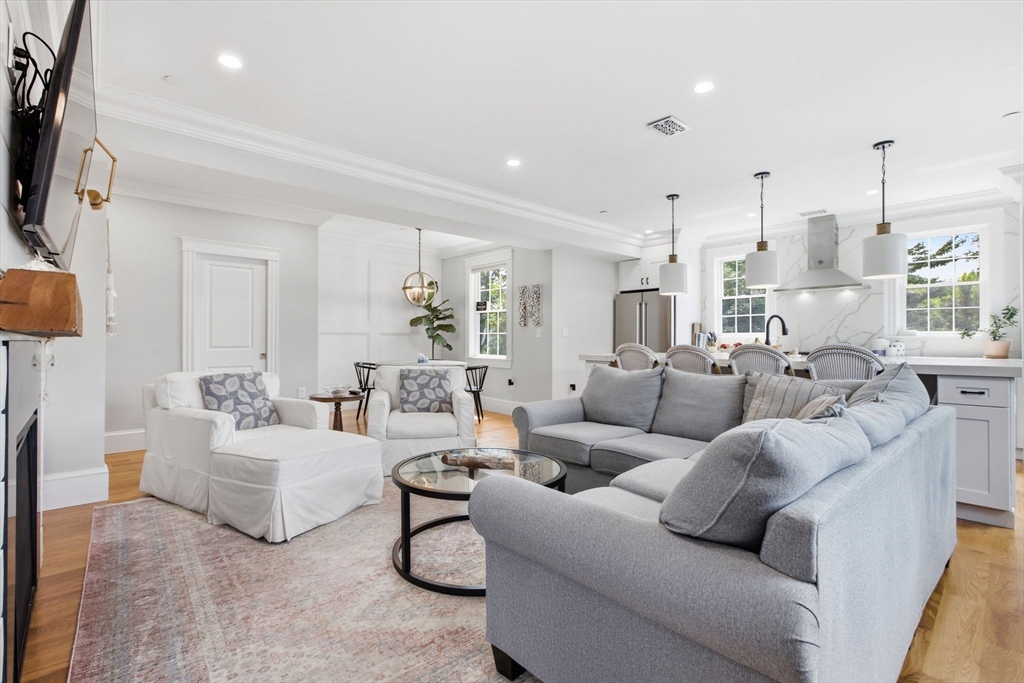 144 Highland Ave # 4