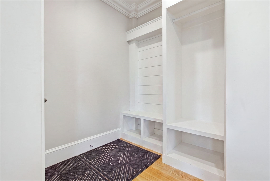 144 Highland Ave # 4