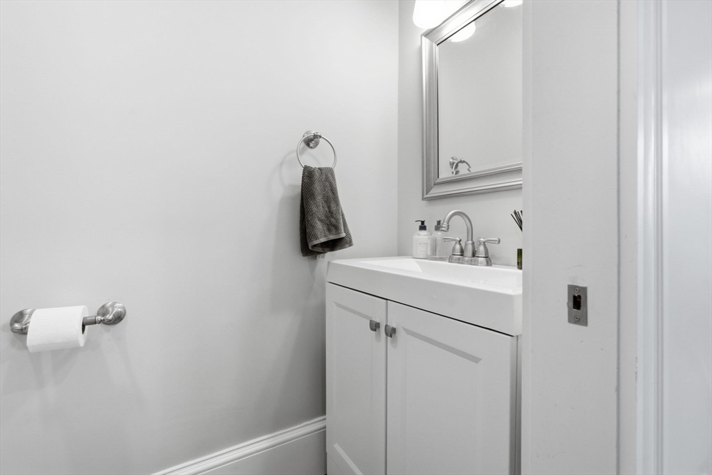 144 Highland Ave # 4